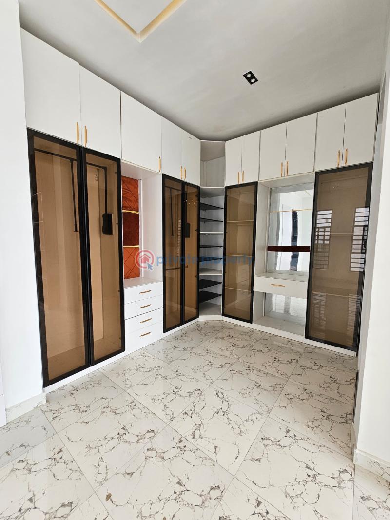 Spacious 5 bedroom fully detached duplex with bq, home office and swimming pool - 8 5 bedroom Detached Duplex For Sale Chevron Drive Lekki Lagos - 8