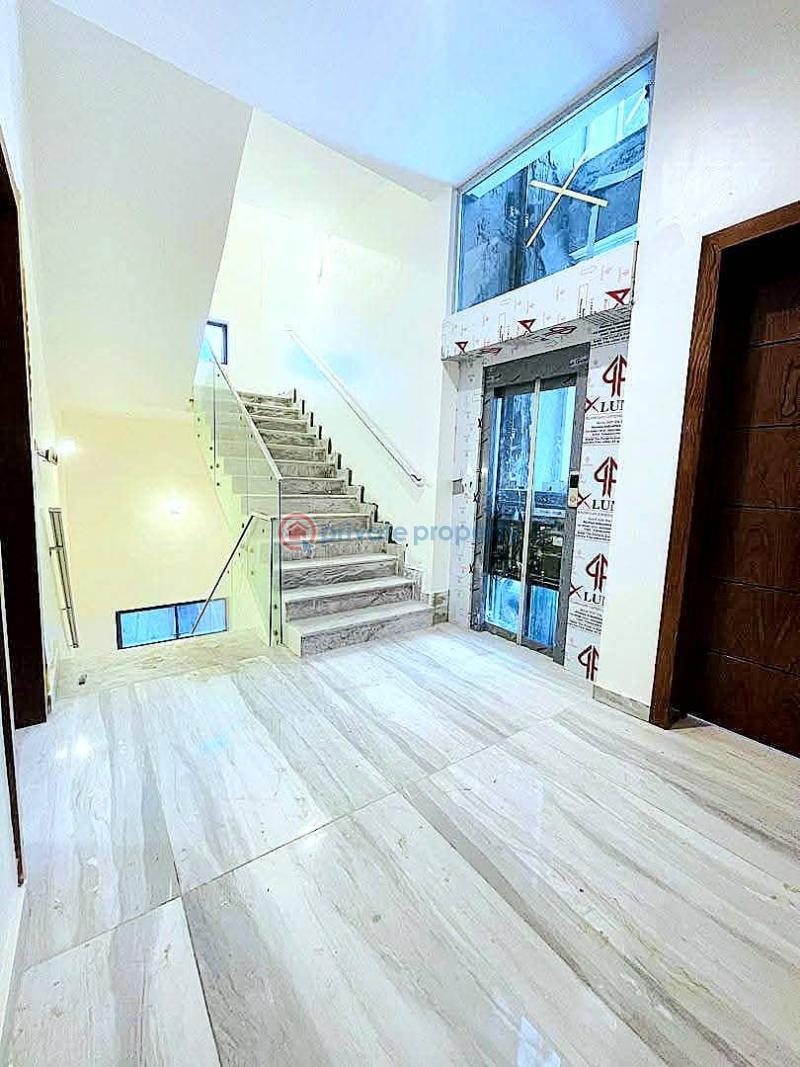 Spacious 5-bedroom mansion for sale - 2 5 bedroom Maisonette For Sale Old Ikoyi Lagos - 2