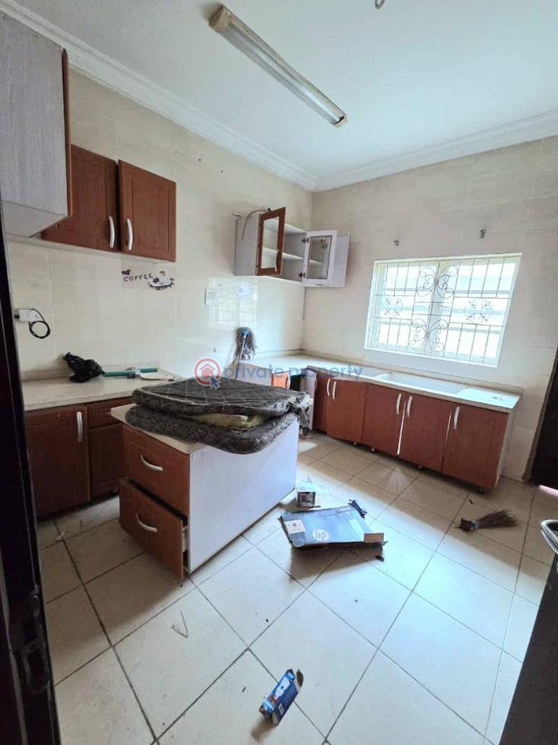 Spacious 5-bedroom  semi-detached duplex - 6 5 bedroom Semi detached Duplex For Rent Lekki Phase 1 Lagos - 6