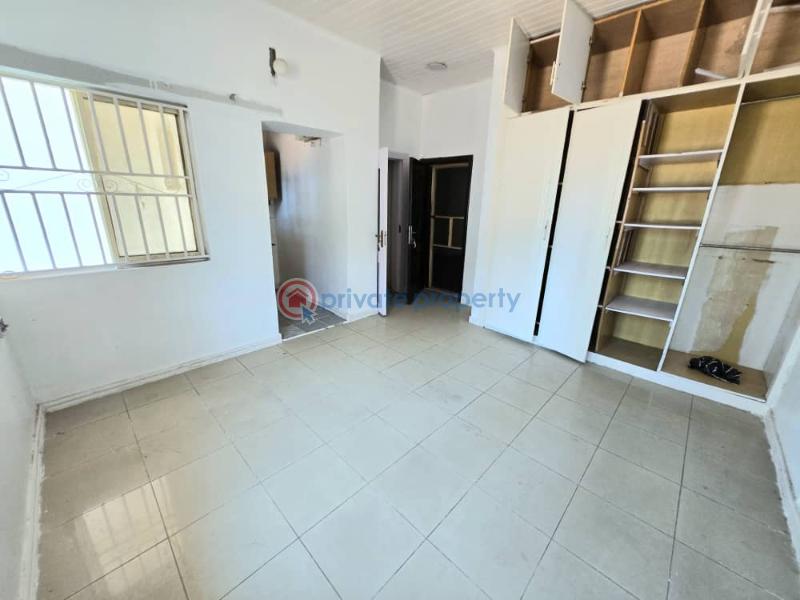 Spacious 5-bedroom semi-detached duplex - 5 5 bedroom Semi detached Duplex For Rent Lekki Phase 1 Lagos - 5