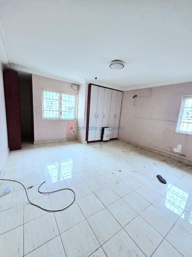 Spacious 5-bedroom  semi-detached duplex - 2 5 bedroom Semi detached Duplex For Rent Lekki Phase 1 Lagos - 2