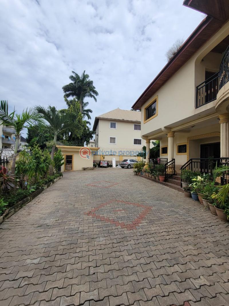 House For Rent Garki Abuja Phase 1  - 19