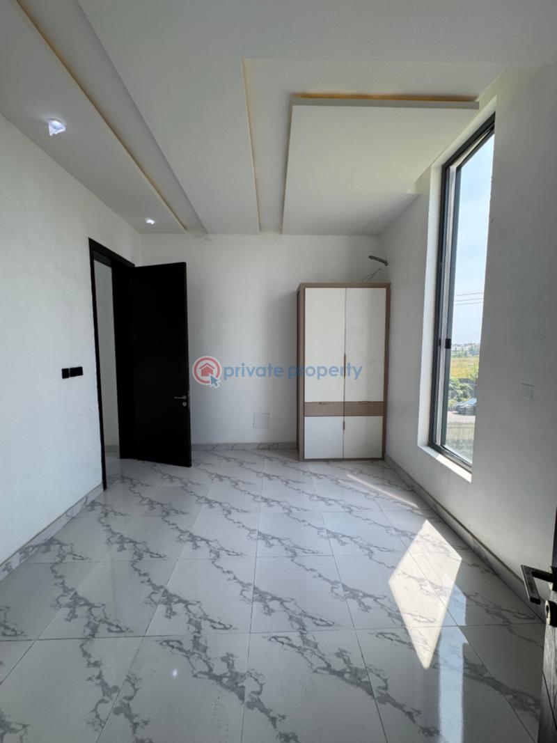 Spacious 5bedroom detached house with pool and elevator - 8 6 bedroom Detached Duplex For Sale Osapa Lekki Lagos - 8