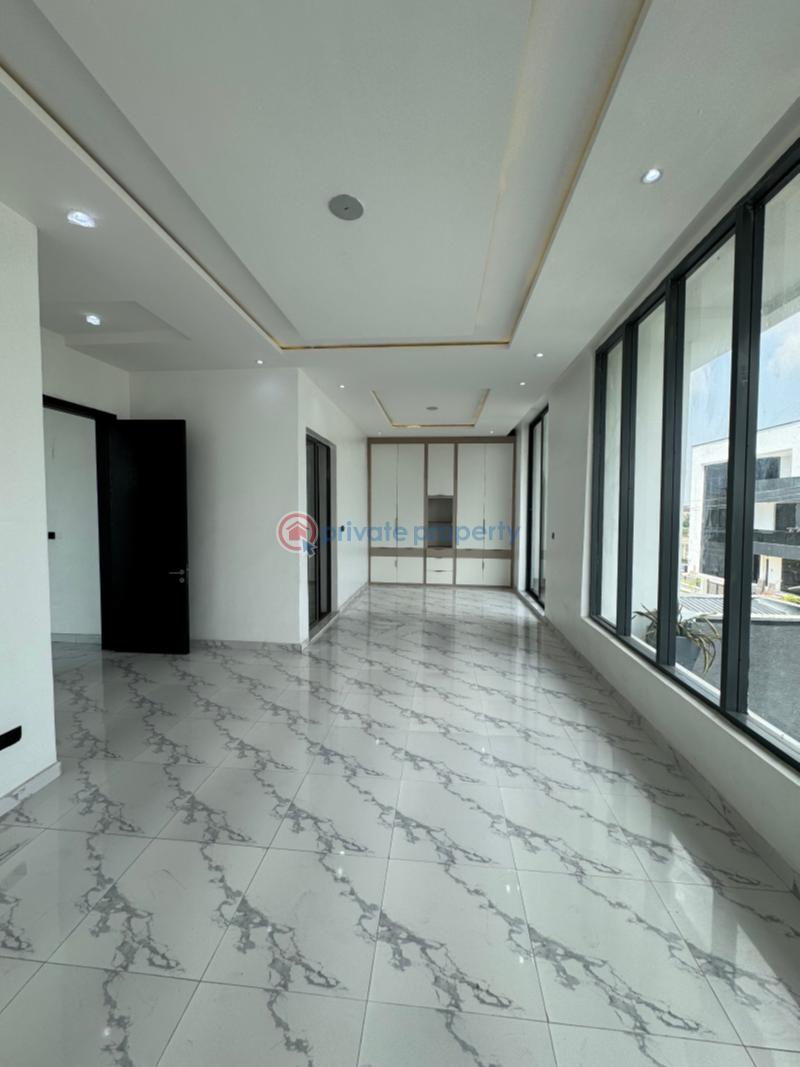 Spacious 5bedroom detached house with pool and elevator - 5 6 bedroom Detached Duplex For Sale Osapa Lekki Lagos - 5