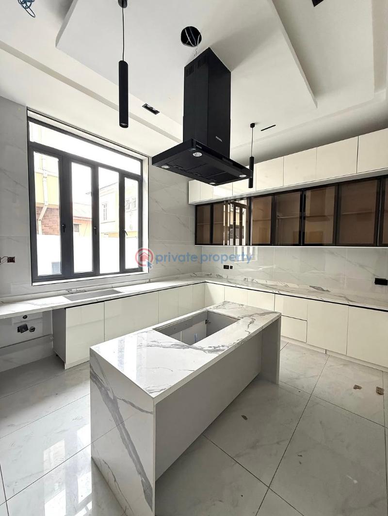 Spacious 5bedroom fully detached house with pool - 5 5 bedroom Detached Duplex For Sale Chevron Drive Lekki Lagos - 5