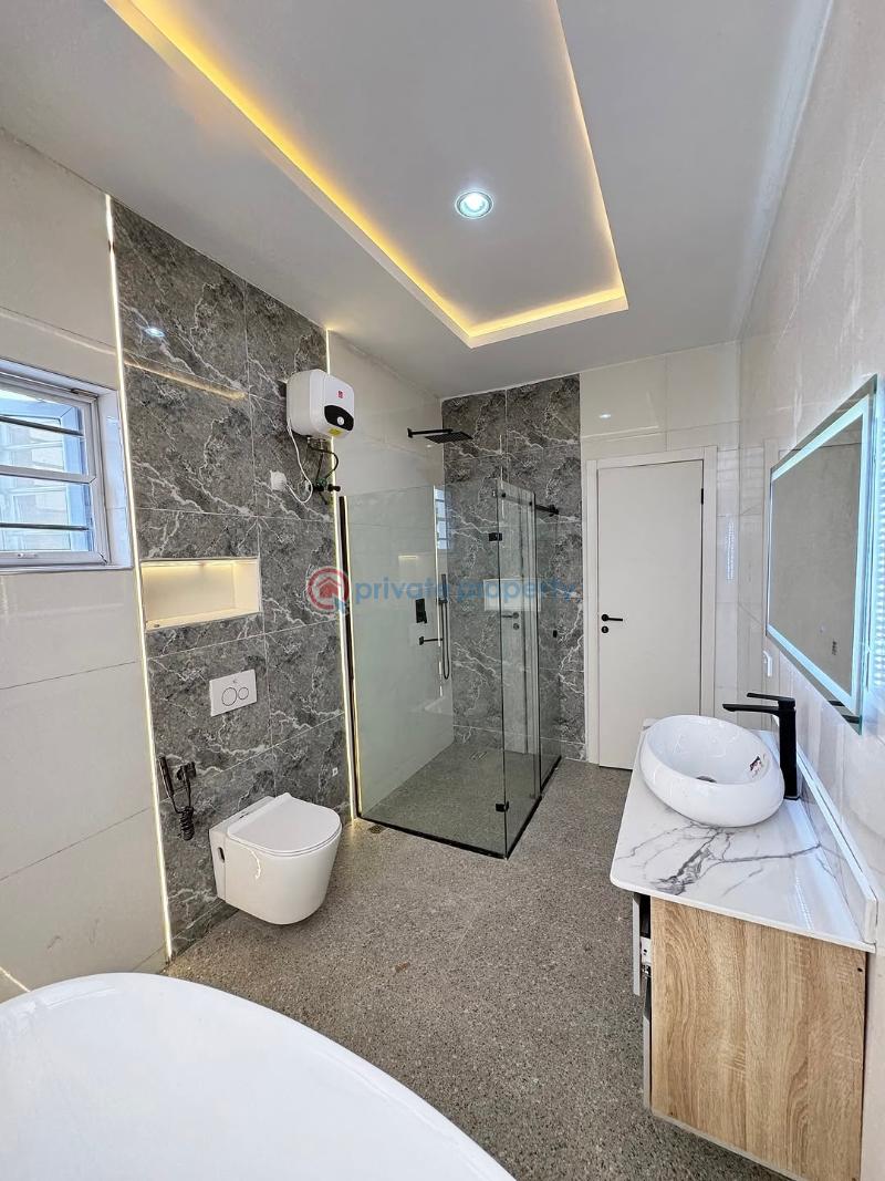 Spacious 5bedroom fully detached house with pool - 14 5 bedroom Detached Duplex For Sale Chevron Drive Lekki Lagos - 14