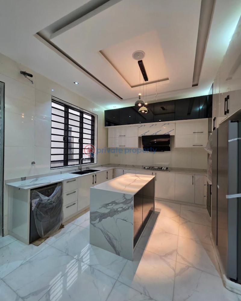 5 bedroom Detached Duplex For Sale Chevron Drive Lekki Lagos - 3