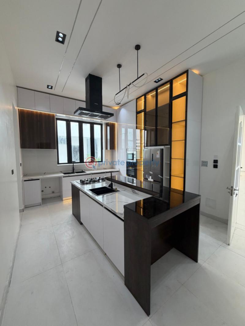 Spacious 5bedroom fully detached house with pool - 7 5 bedroom Duplex For Sale Osapa London Lekki Lagos - 7