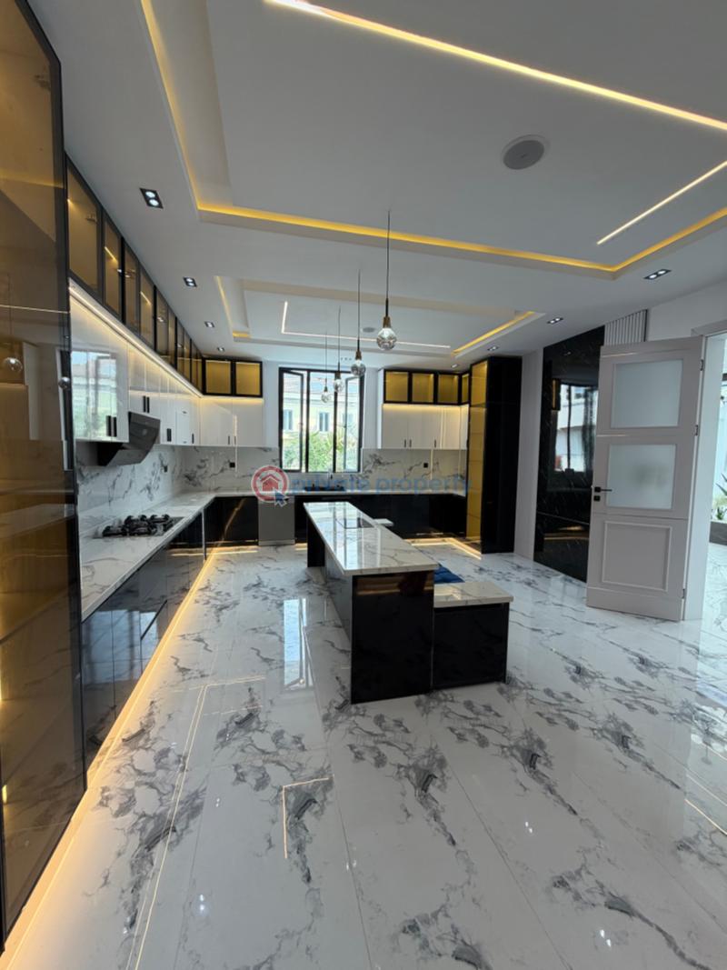 5 bedroom Detached Duplex For Sale Lake View Estate Ajah Lagos - 11