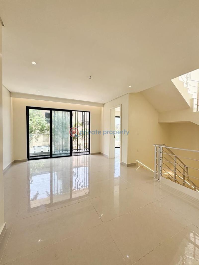 5 bedroom Semi detached Duplex For Sale Parkview Estate Ikoyi Lagos - 3