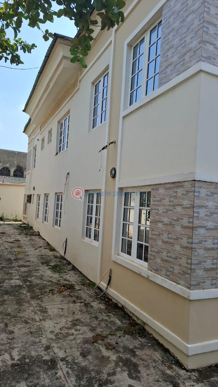 House For Rent Airforce Basourn Housing Estate Ibadan Oyo - 0