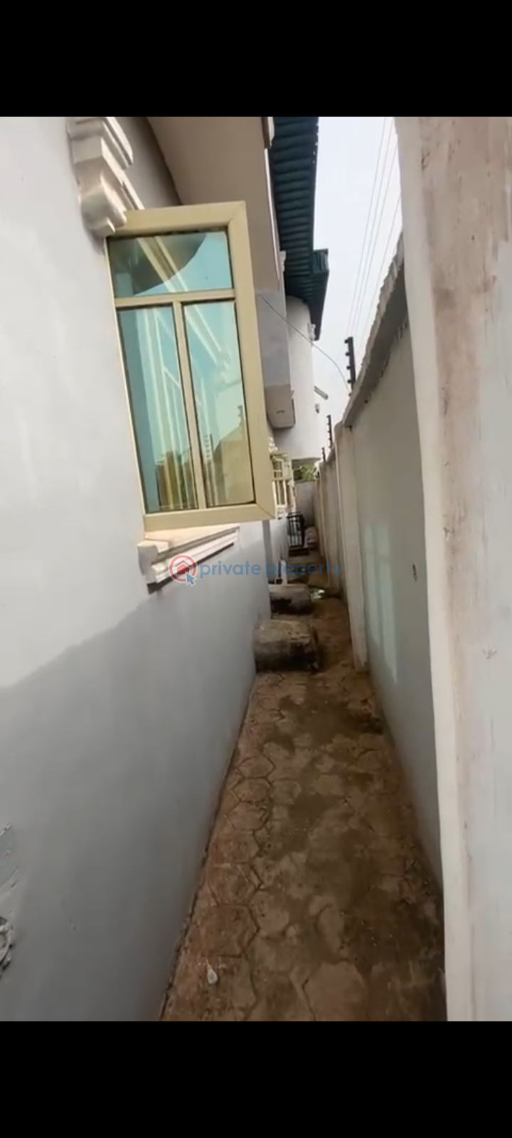 6 bedroom Duplex For Sale Osasogie, Off Federal Road, Behind Ubth, Ugbowo, Benin City, Edo State. Benin Edo - 4