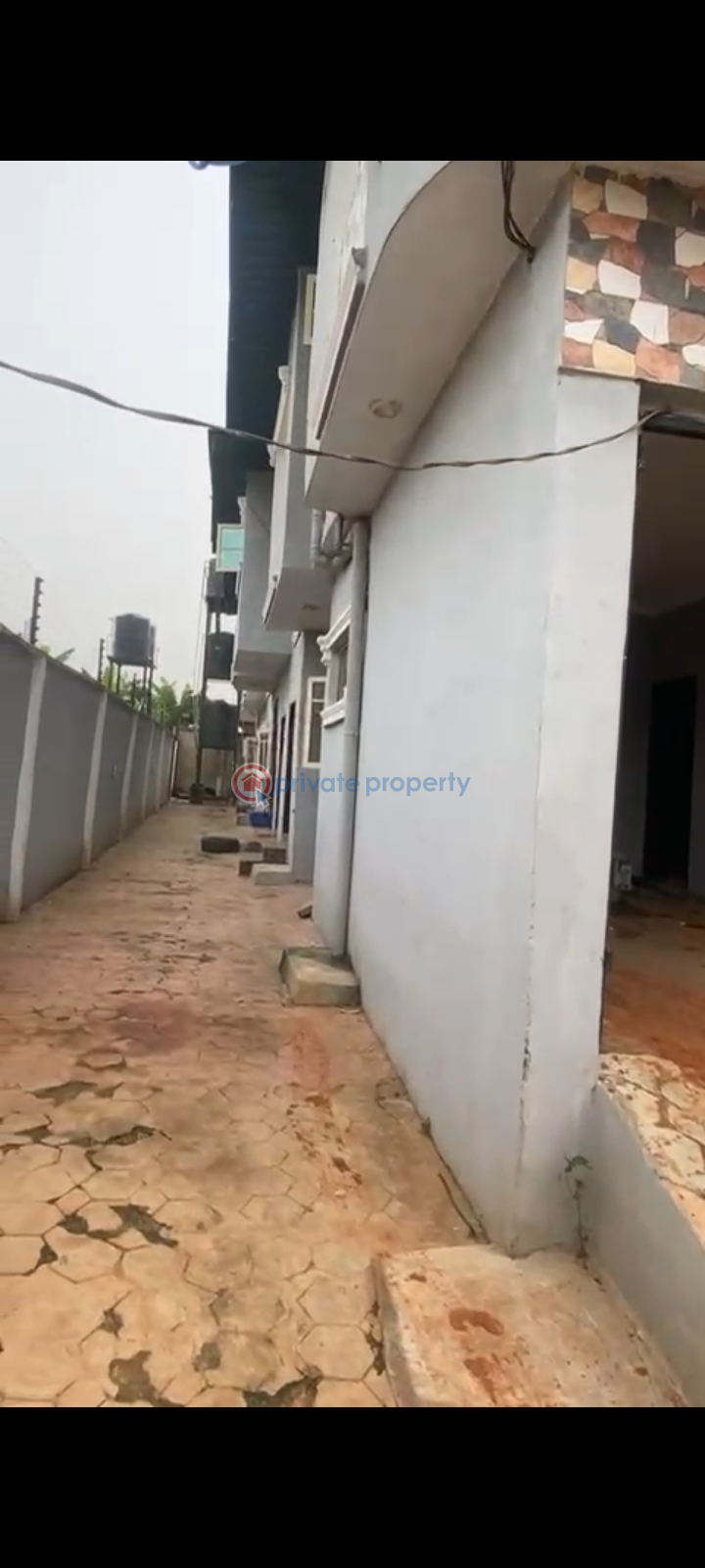 6 bedroom Duplex For Sale Osasogie, Off Federal Road, Behind Ubth, Ugbowo, Benin City, Edo State. Benin Edo - 3