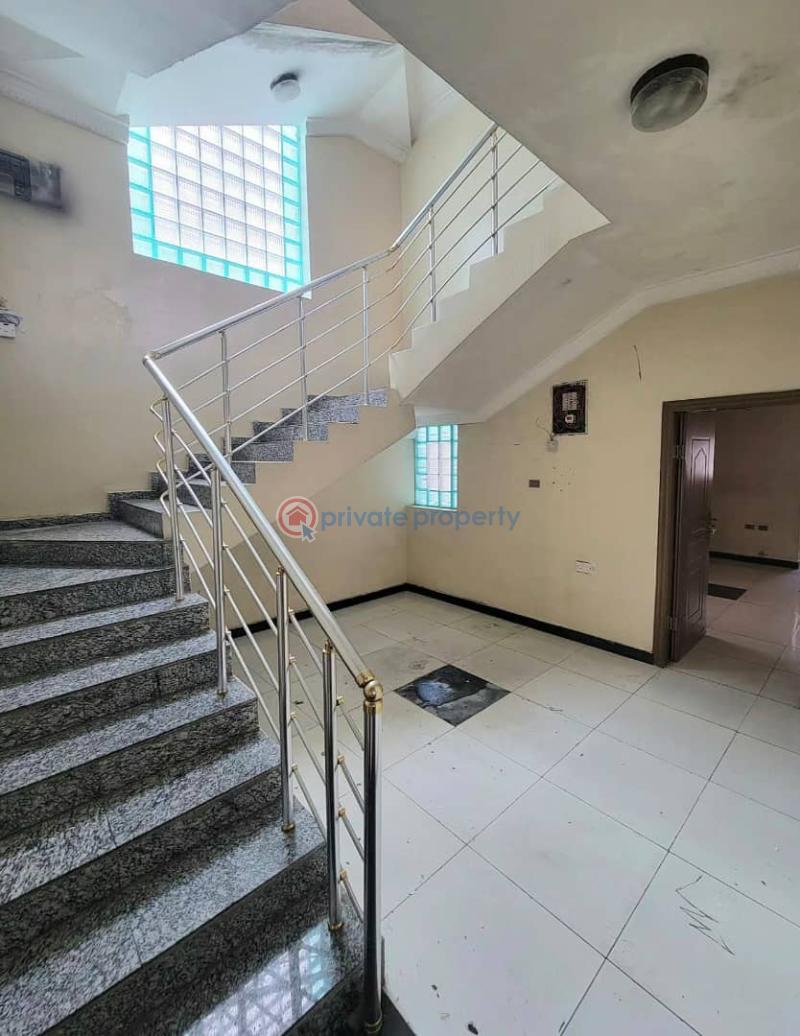 Spacious 6-bedroom fully detached duplex - 12 6 bedroom Detached Duplex For Rent Lekki Phase 1 Lagos - 12