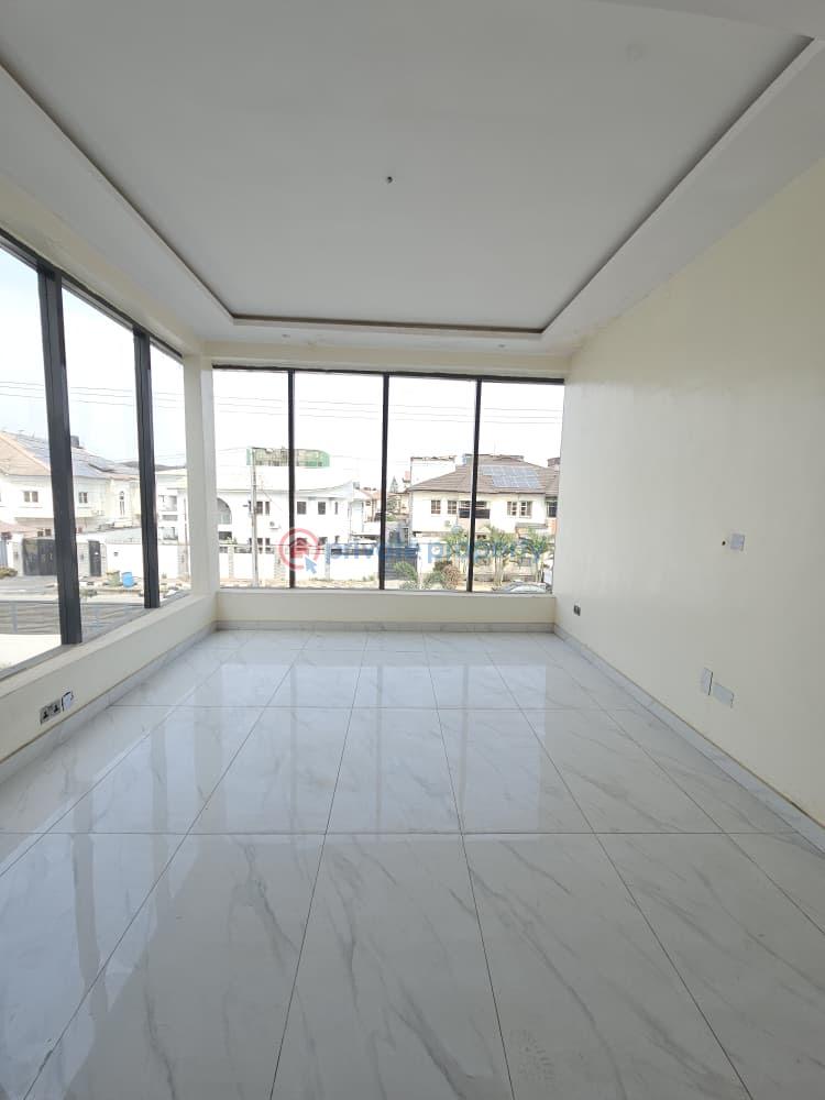 Spacious 6 bedroom fully detached duplex - 16 6 bedroom Detached Duplex For Sale Lekki Phase 1 Lagos - 16