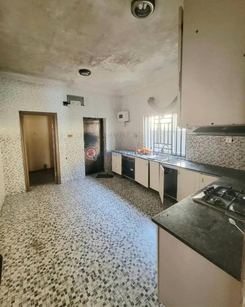 Spacious 6-bedroom fully detached duplex - 18 6 bedroom Detached Duplex For Rent Lekki Phase 1 Lagos - 18