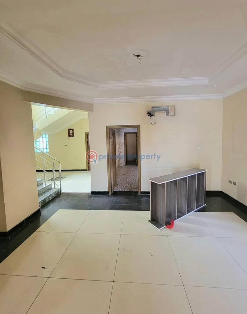 Spacious 6-bedroom fully detached duplex - 6 6 bedroom Detached Duplex For Rent Lekki Phase 1 Lagos - 6