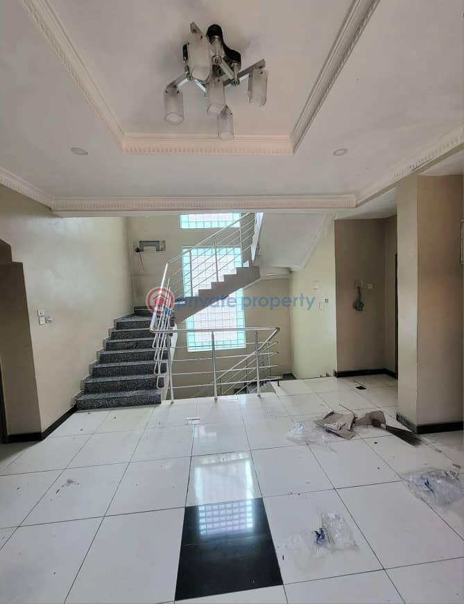 Spacious 6-bedroom fully detached duplex - 15 6 bedroom Detached Duplex For Rent Lekki Phase 1 Lagos - 15