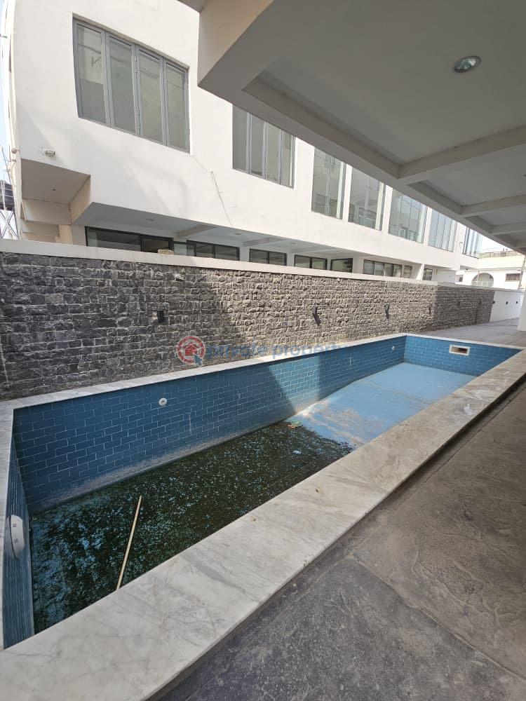Spacious 6 bedroom fully detached duplex - 4 6 bedroom Detached Duplex For Sale Lekki Phase 1 Lagos - 4