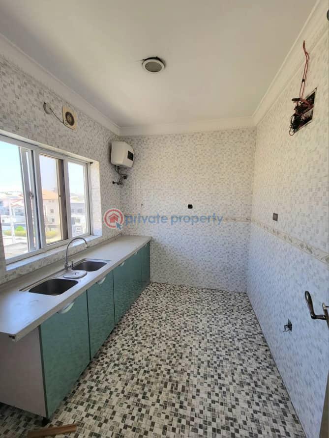 Spacious 6-bedroom fully detached duplex - 17 6 bedroom Detached Duplex For Rent Lekki Phase 1 Lagos - 17