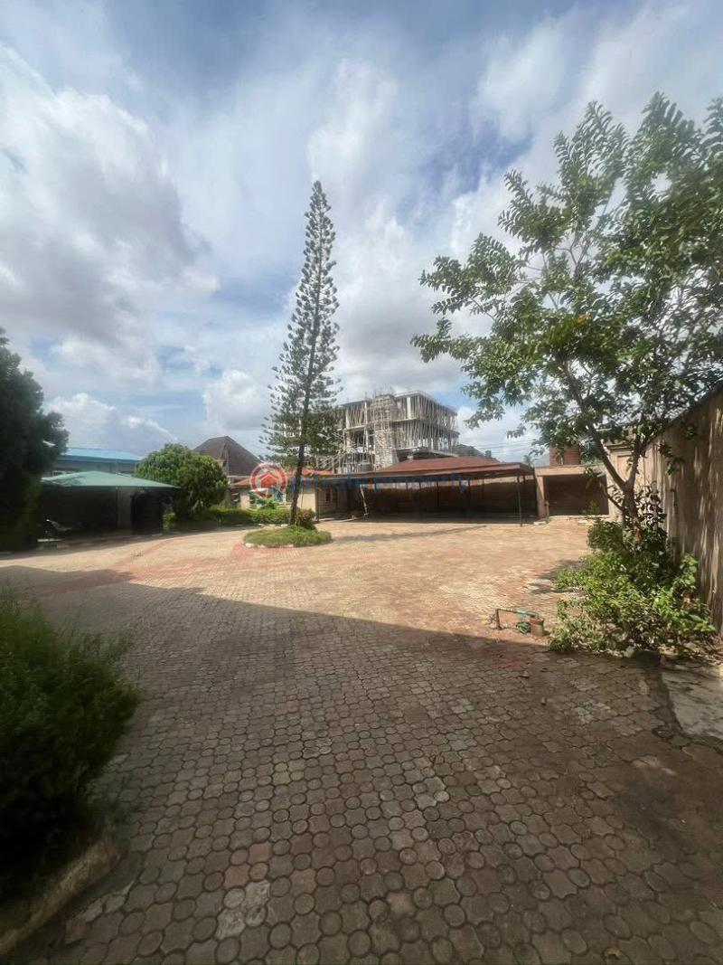 6 bedroom Detached Duplex For Sale Gowon Estate Egbeda Alimosho Lagos - 5