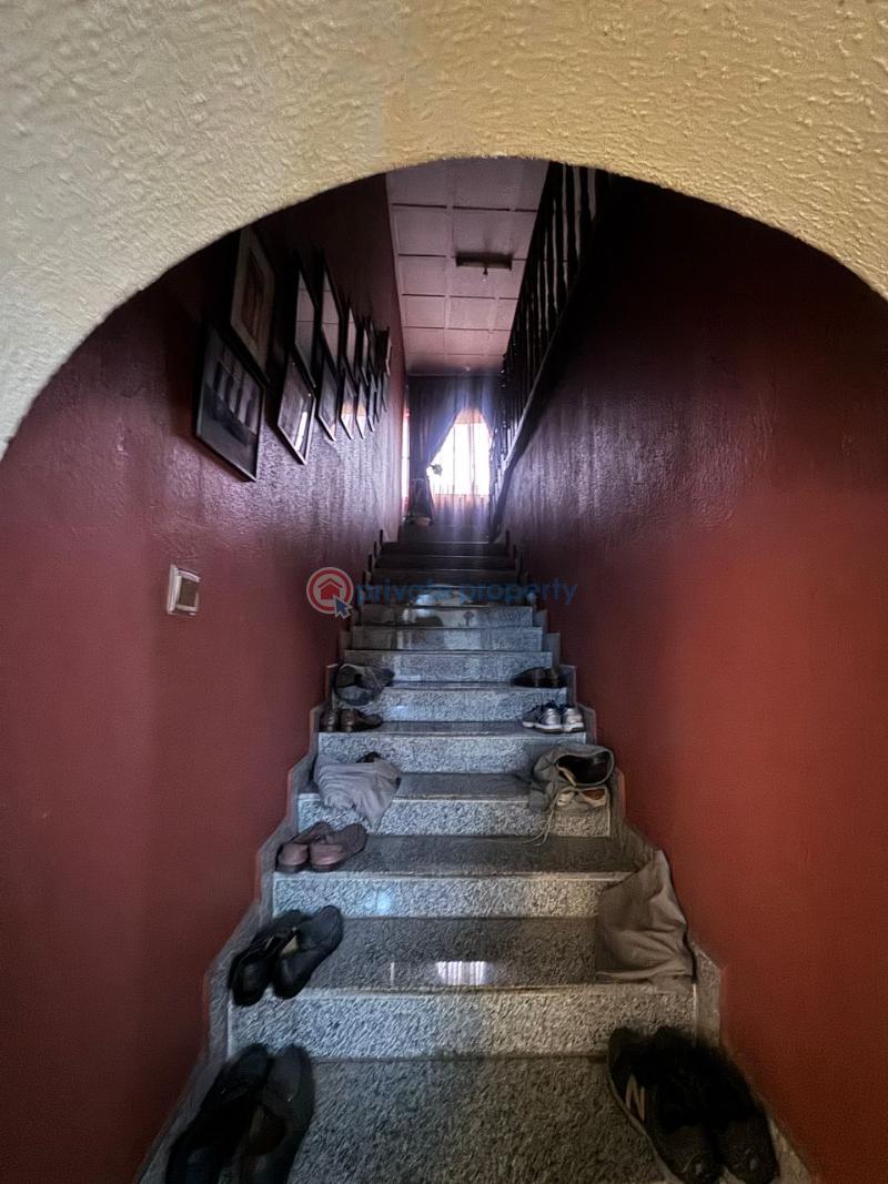 Spacious 7-bedroom house - 6 7 bedroom Office For Rent Victoria Island Lagos - 6