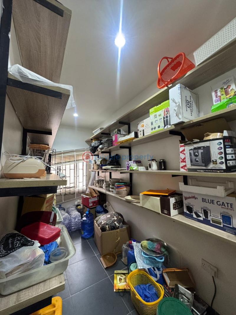 Spacious 7-bedroom house - 1 7 bedroom Office For Rent Victoria Island Lagos - 1