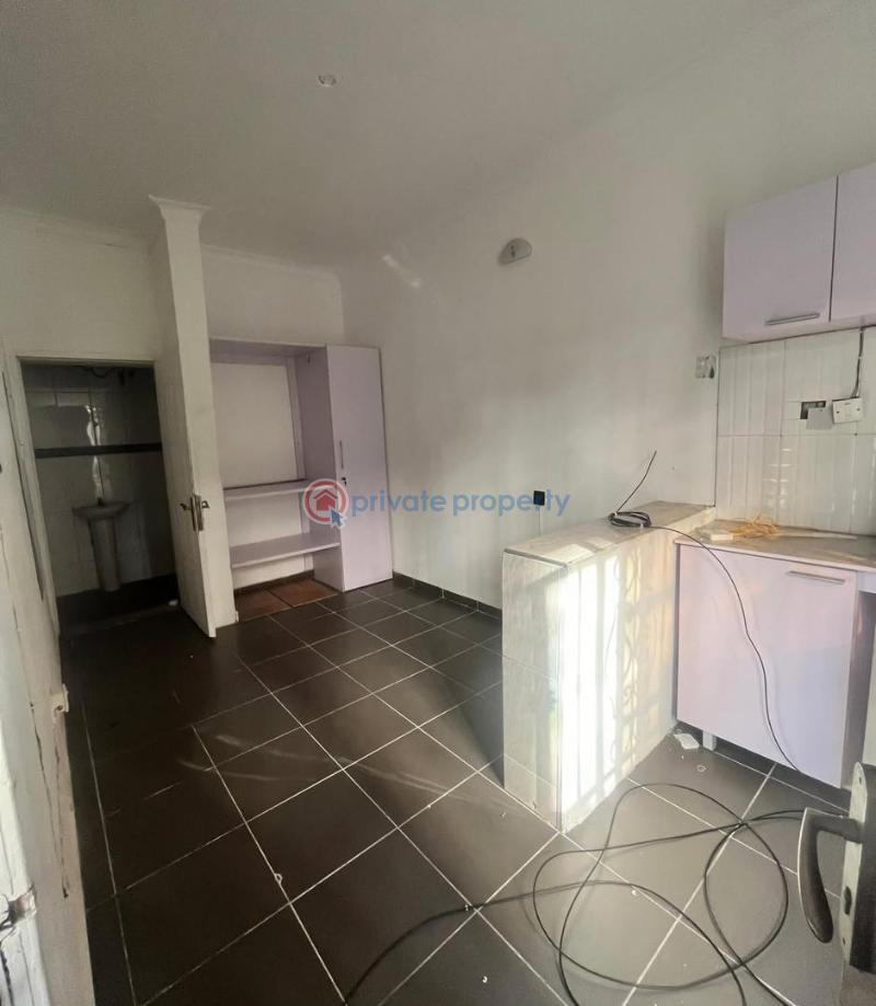 8 bedroom Semi detached Duplex For Sale Lekki Phase 1 Lagos - 3