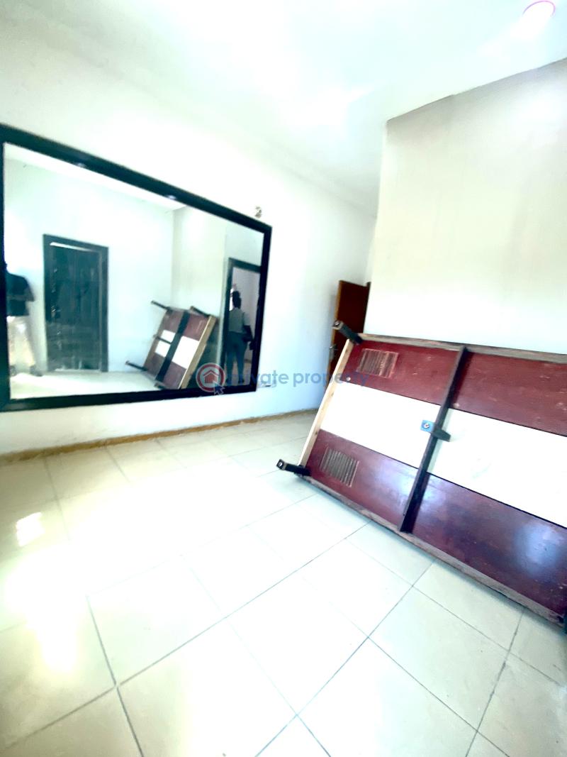 For rent 1 bedroom Mini Flat Off Admiralty Way Lekki Phase 1 Lagos