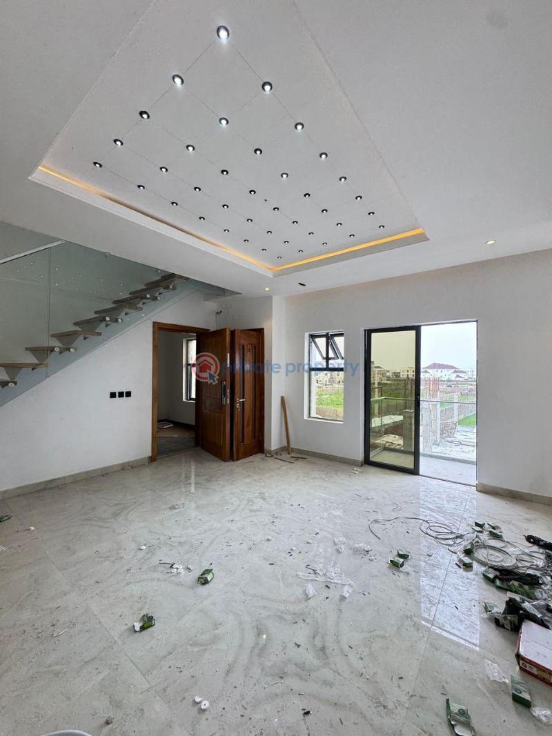 Spacious & automated 2 bedroom maisonette with communal pool & gym. - 1 2 bedroom Maisonette For Sale Lekki Phase One Lekki Lagos - 1
