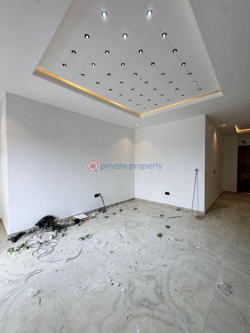 Spacious & automated 2 bedroom maisonette with communal pool & gym. - 2 2 bedroom Maisonette For Sale Lekki Phase One Lekki Lagos - 2