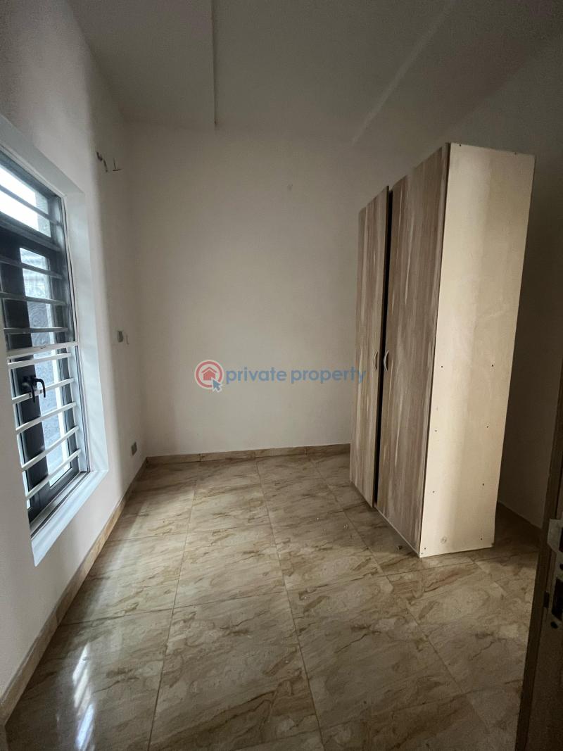Spacious & well maintained 4 ,bedroom cornerpiece terrace duplex  (serviced) with swimming pool - 10 4 bedroom Terraced Duplex For Rent Royal Pine Estate, Orchid Road (close To Orchid Hotel) , Lekki Lafiaji Lekki Lagos - 10