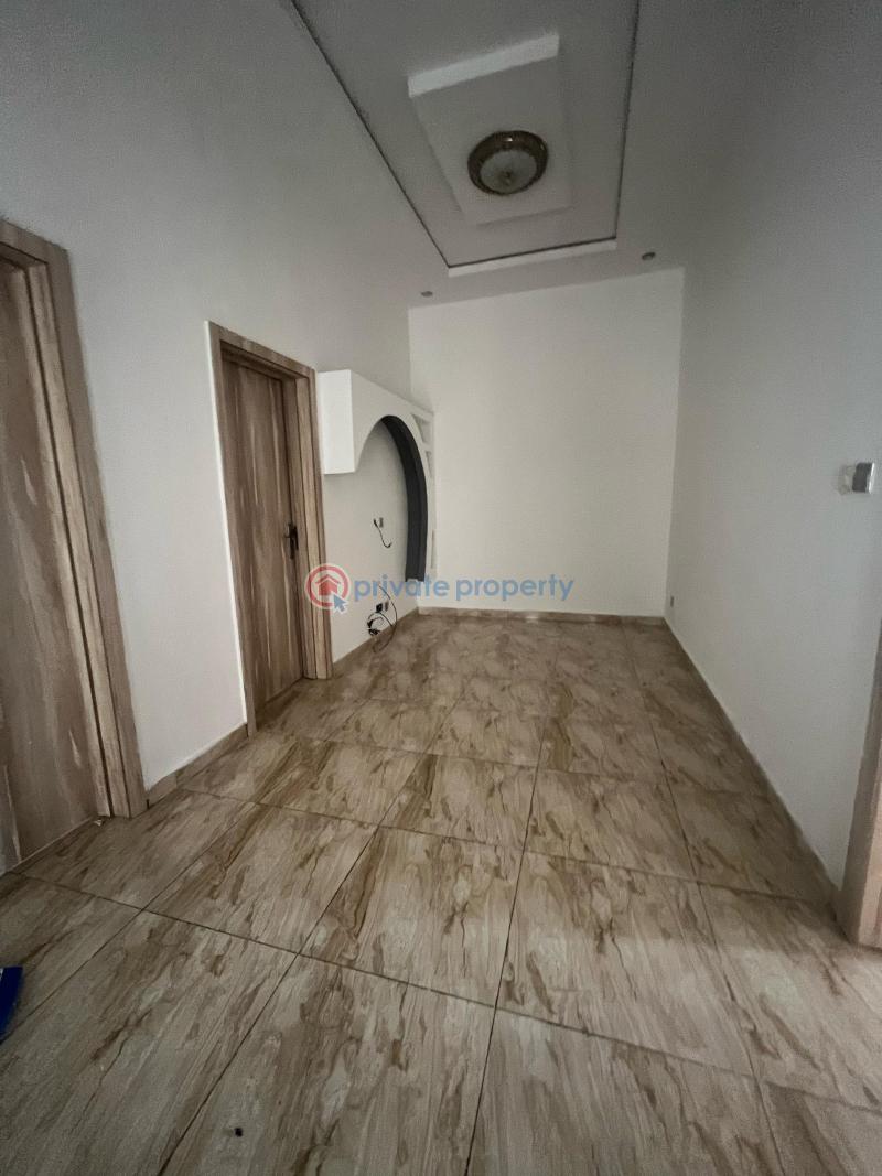 Spacious & well maintained 4 ,bedroom cornerpiece terrace duplex  (serviced) with swimming pool - 7 4 bedroom Terraced Duplex For Rent Royal Pine Estate, Orchid Road (close To Orchid Hotel) , Lekki Lafiaji Lekki Lagos - 7