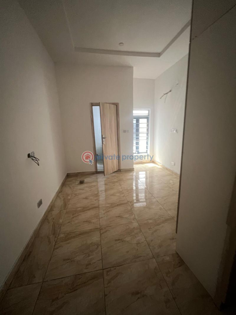 Spacious & well maintained 4 ,bedroom cornerpiece terrace duplex  (serviced) with swimming pool - 9 4 bedroom Terraced Duplex For Rent Royal Pine Estate, Orchid Road (close To Orchid Hotel) , Lekki Lafiaji Lekki Lagos - 9