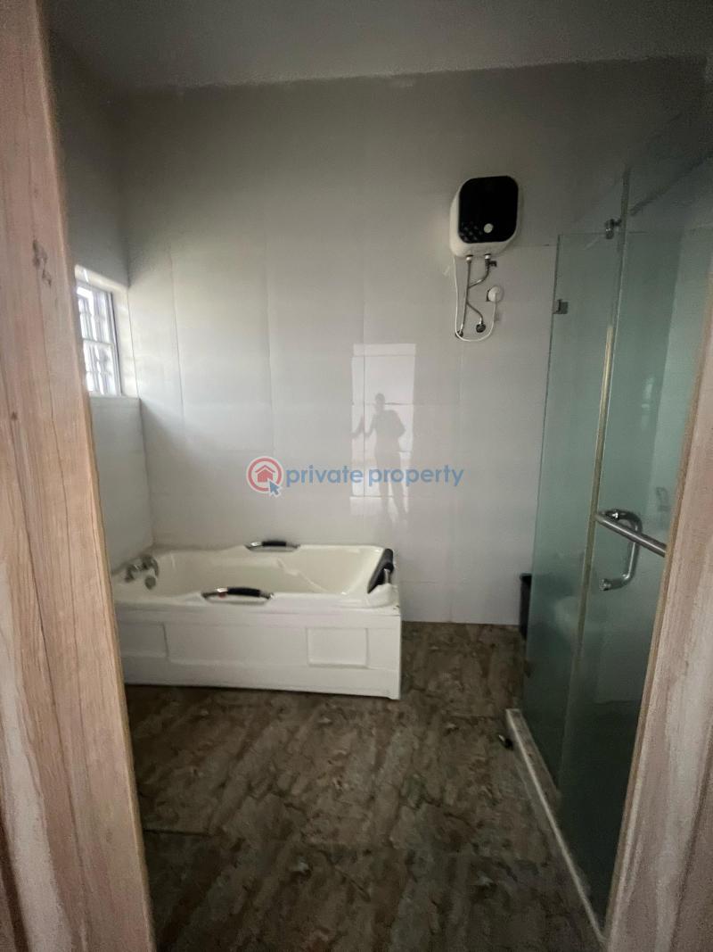 Spacious & well maintained 4 ,bedroom cornerpiece terrace duplex  (serviced) with swimming pool - 6 4 bedroom Terraced Duplex For Rent Royal Pine Estate, Orchid Road (close To Orchid Hotel) , Lekki Lafiaji Lekki Lagos - 6