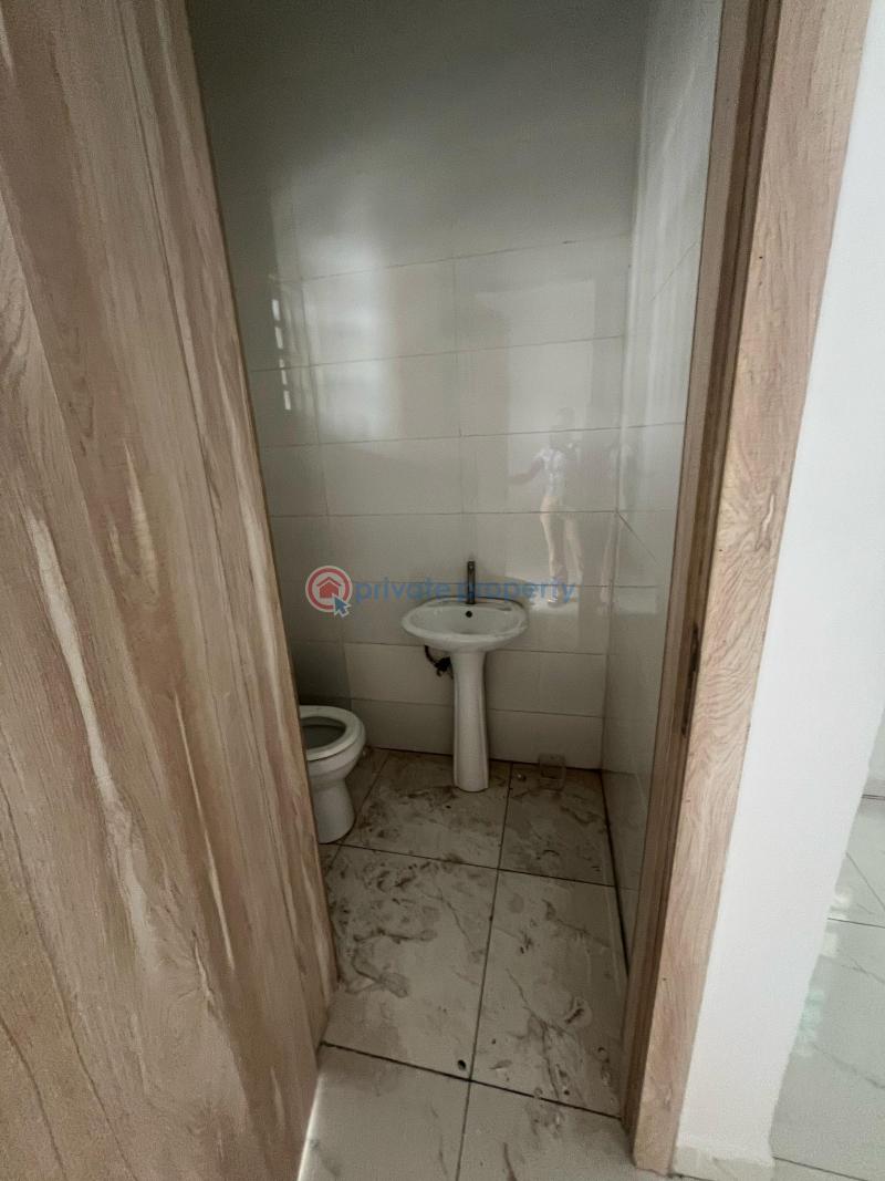 Spacious & well maintained 4 ,bedroom cornerpiece terrace duplex  (serviced) with swimming pool - 11 4 bedroom Terraced Duplex For Rent Royal Pine Estate, Orchid Road (close To Orchid Hotel) , Lekki Lafiaji Lekki Lagos - 11