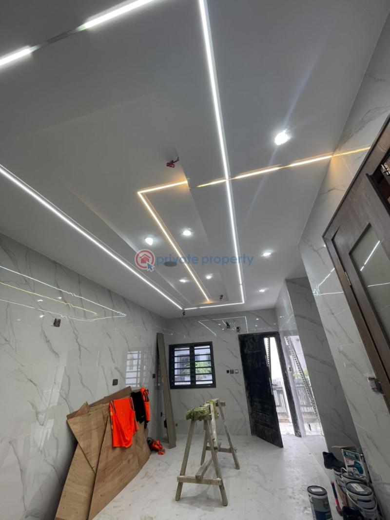 4 bedroom Semi detached Duplex For Rent Banana 🍌 Island Road. Ikoyi Lagos - 4
