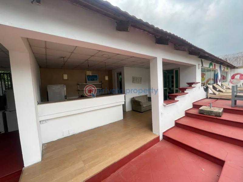 Spacious block of apartment for sale - 8 3 bedroom Flat & Apartment For Sale Oniru Victoria Island Lagos - 8