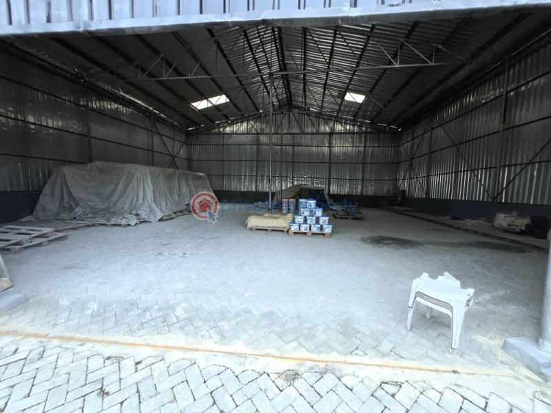 Spacious commercial building - 2 1 bedroom Warehouse For Rent Lekki Phase 1 Lagos - 2