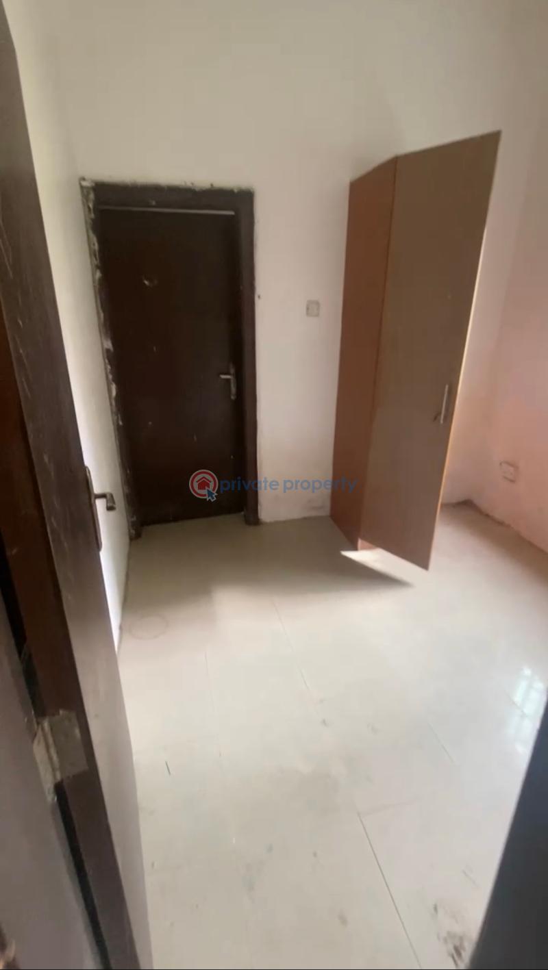 Room or Boys Quarter For Rent Off Admiralty Lekki Phase 1 Lagos - 0