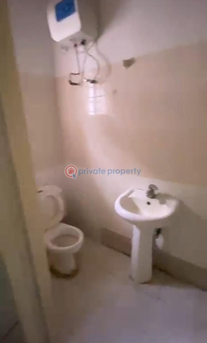 Spacious detached  3bedroom bungalow with large self compound { video} - 4 3 bedroom Flat & Apartment For Rent Thomas Estate Ajah Lagos - 4
