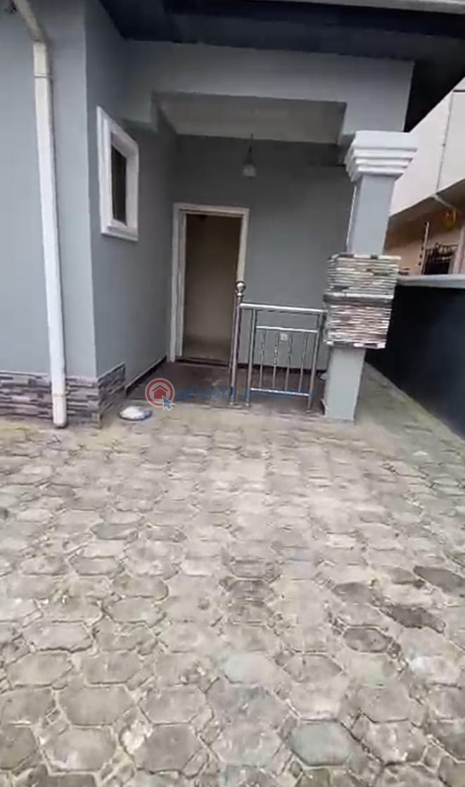 Spacious detached  3bedroom bungalow with large self compound { video} - 10 3 bedroom Flat & Apartment For Rent Thomas Estate Ajah Lagos - 10