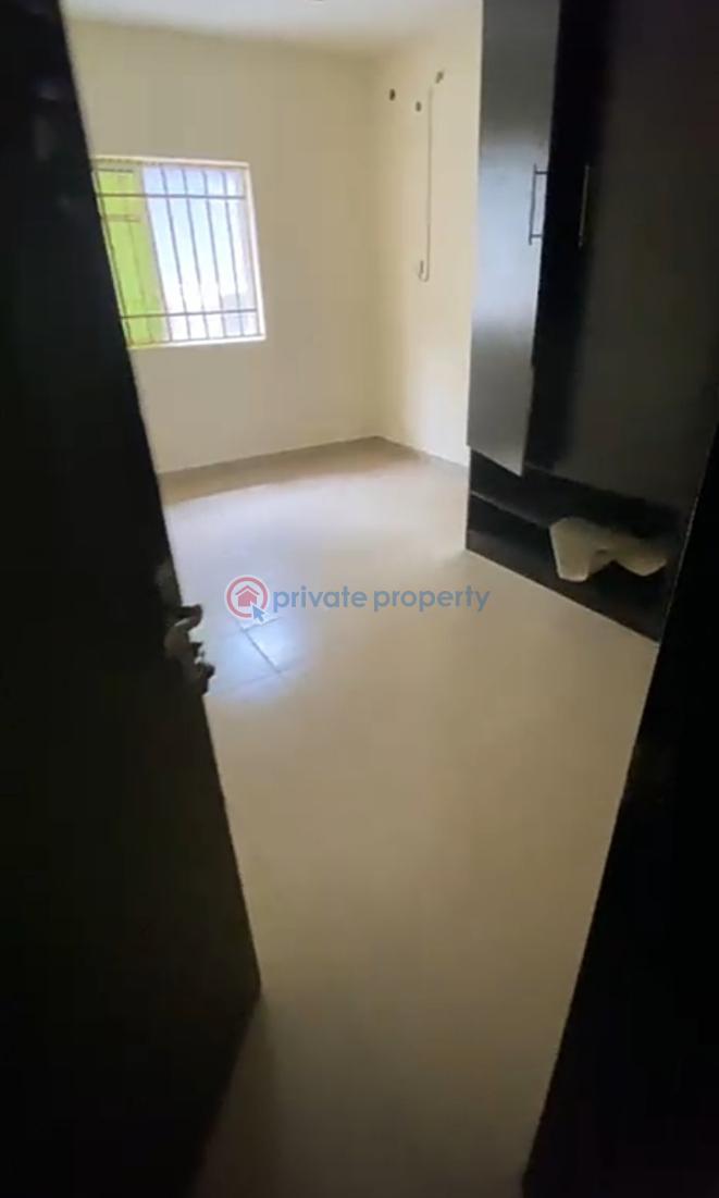 Spacious detached  3bedroom bungalow with large self compound { video} - 7 3 bedroom Flat & Apartment For Rent Thomas Estate Ajah Lagos - 7