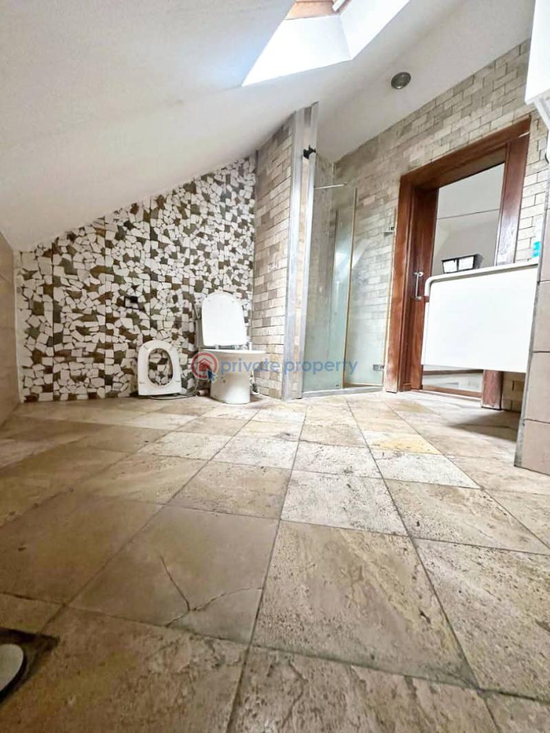 Spacious commercial 4 bedroom upstairs office space - 3 4 bedroom Office For Rent Oniru Victoria Island Lagos - 3
