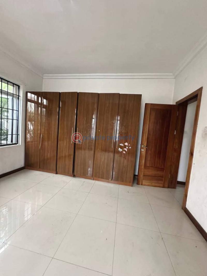 Spacious commercial 4 bedroom upstairs office space - 6 4 bedroom Office For Rent Oniru Victoria Island Lagos - 6
