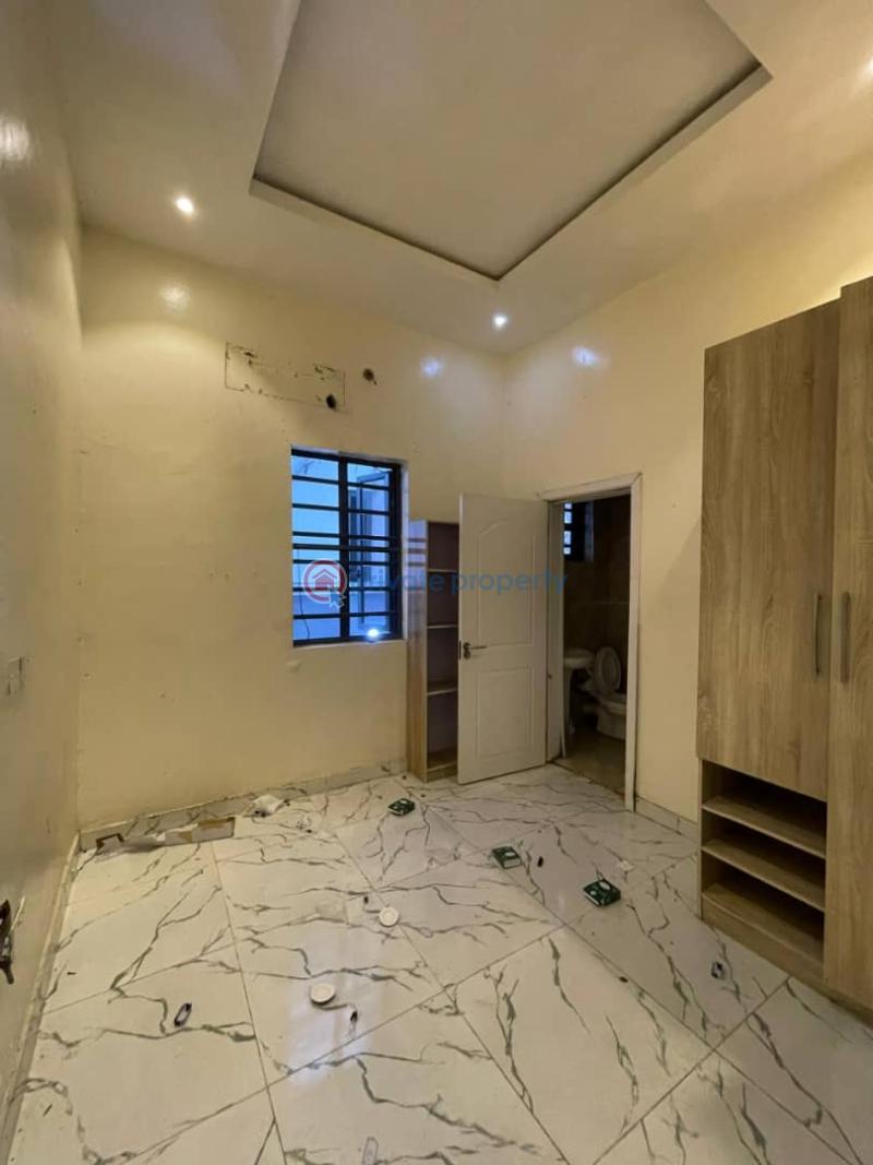 Spacious guest room - 4 1 bedroom Shared Apartment For Rent Agungi Lekki Lagos - 4