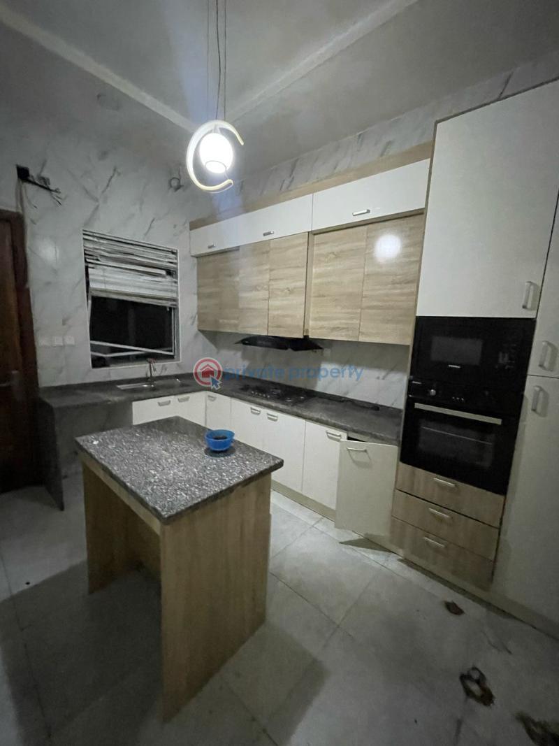 1 bedroom Shared Apartment For Rent Along Lekki Expressway Lagos - 6