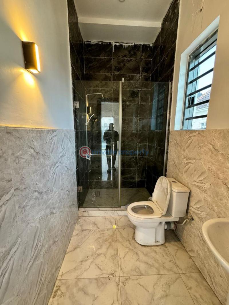 6 bedroom Semi detached Duplex For Sale Jakande Lekki Lagos - 13