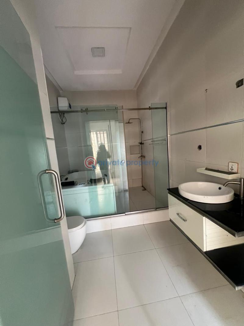 Spacious luxury master’s bedroom with balcony – osapa london estate, lekki - 3 1 bedroom Shared Apartment For Rent Osapa London Lekki Lagos - 3