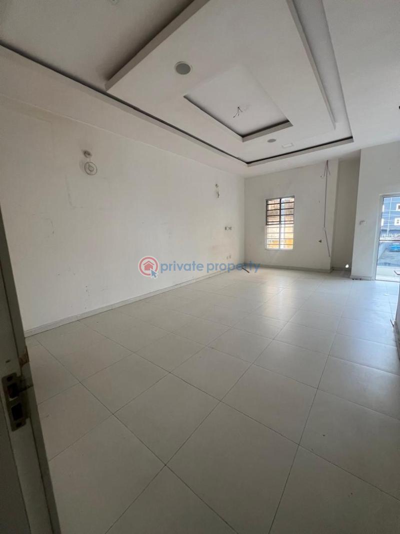 Spacious luxury master’s bedroom with balcony – osapa london estate, lekki - 5 1 bedroom Shared Apartment For Rent Osapa London Lekki Lagos - 5